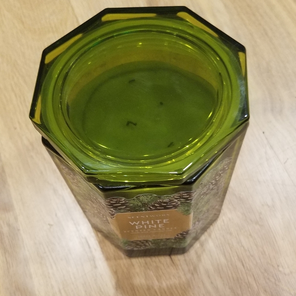 Scent Works White Pine Scented Candle - Picture 2 of 3